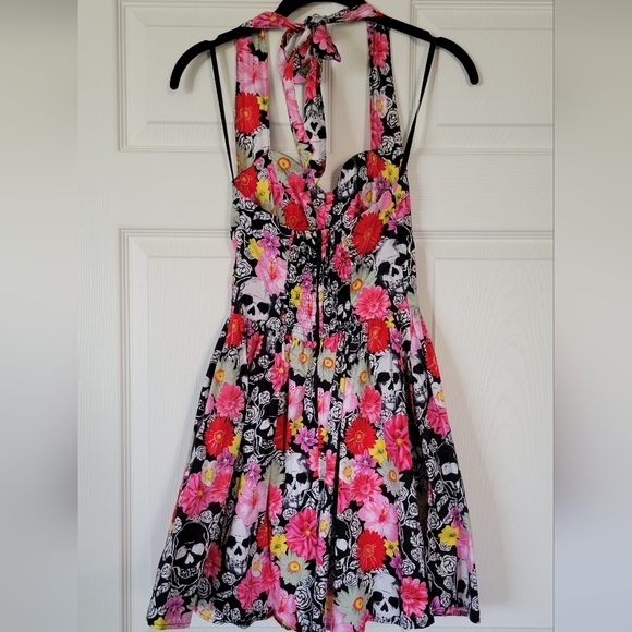 Hell Bunny Sweetheart Skull Floral Halter Dress - Picture 5 of 8
